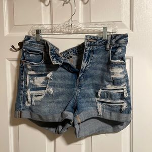 American Eagle mom short